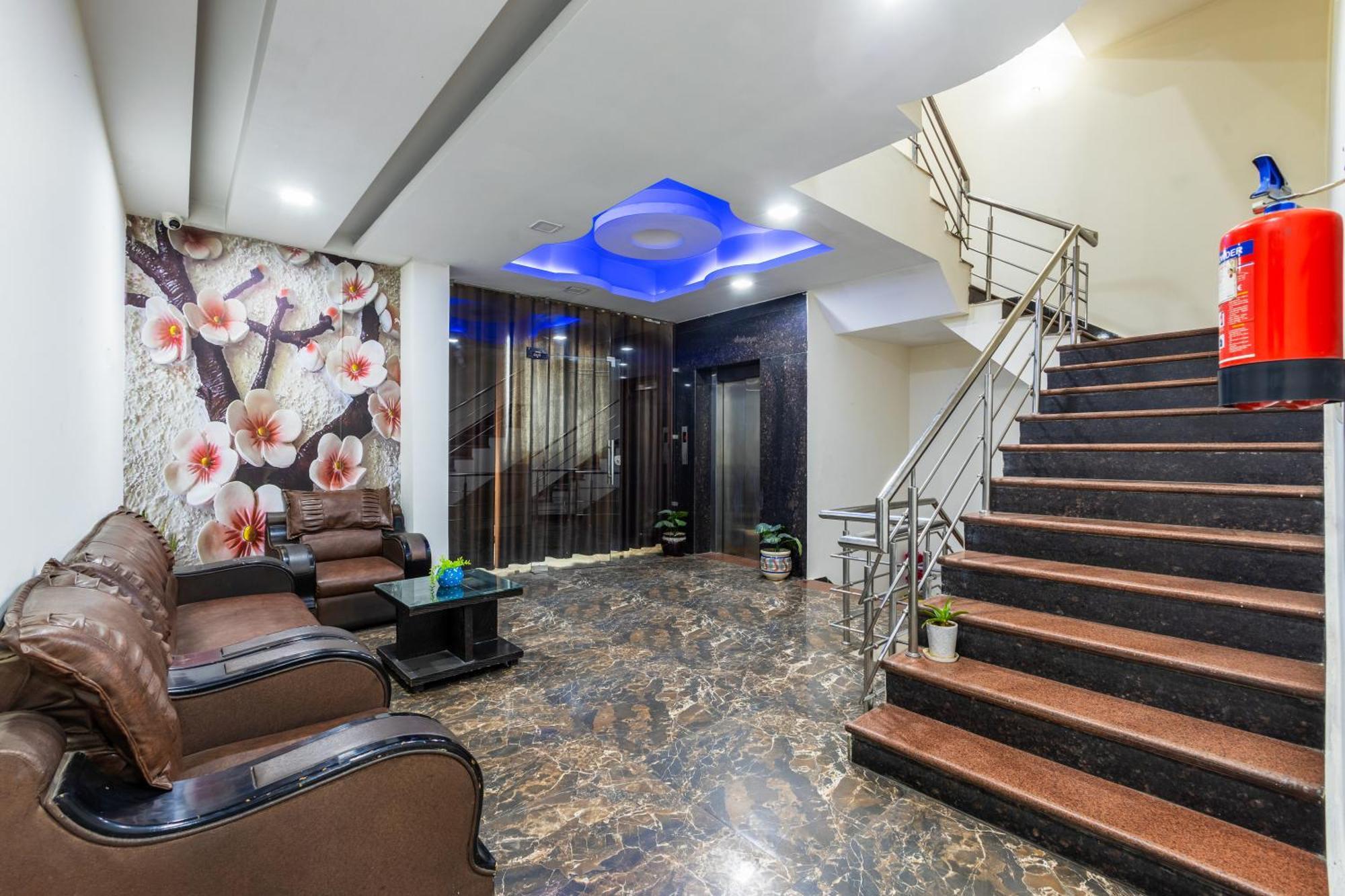 Kabul Hotel By Nexhub Palace - Medanta Гургаон Экстерьер фото